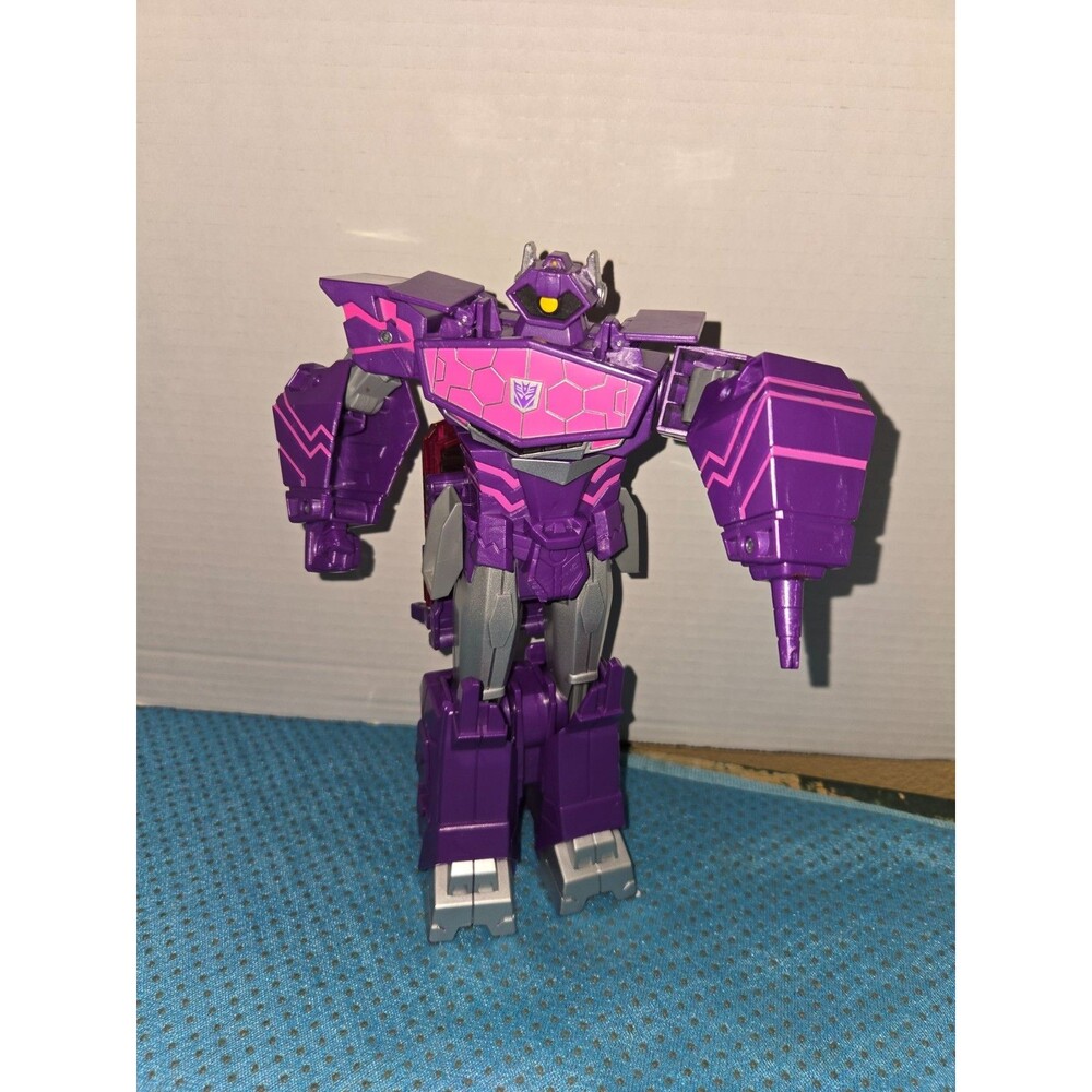 Transformers Cyberverse Ultimate Class Shockwave Action Figure Collectible. 2018